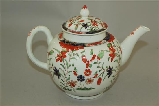 A Worcester globular teapot and cover, c.1768, 16cm